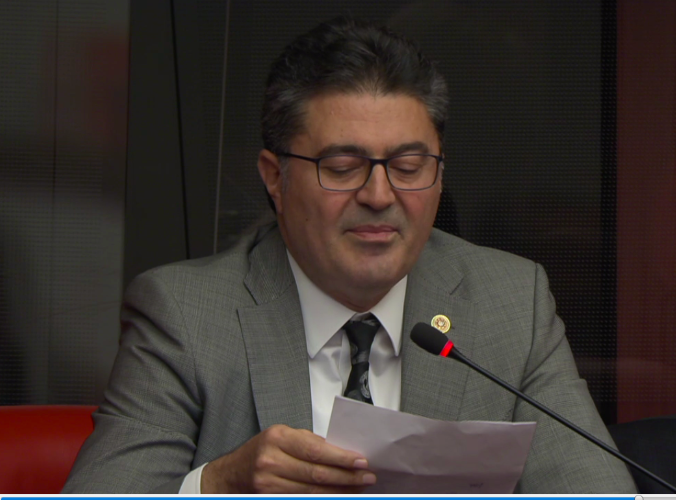 AYTEKİN, EDREMİT’TEKİ VAKIF ZEYTİNLİKLERİ MECLİS GÜNDEMİNE TAŞINDI