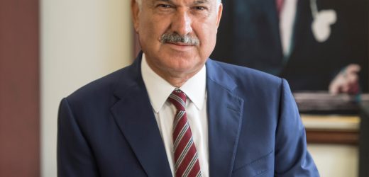 Zeydan Karalar. Fedakâr öğretmenlerimizin gününü kutluyor, bizleri yetiştiren öğretmenlerimizin ellerinden öpüyorum.