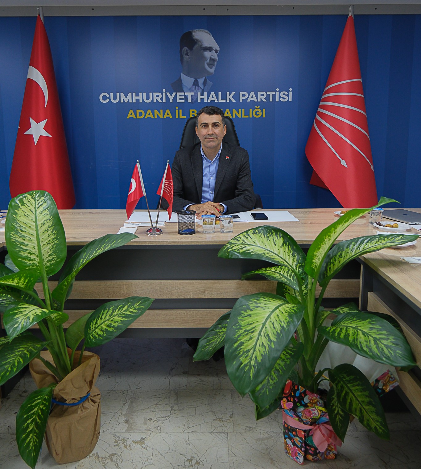 TANBUROĞLU: VATANDAŞLAR AÇLIK VE YOKSULUKLA MÜCADELE EDİYOR