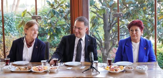 BAŞKAN ÇALIK KADIN GİRİŞİMCİLERLE BULUŞTU