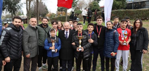 Atatürk Kır Koşusu’nda ödüller Başkan Atila Aydıner’den