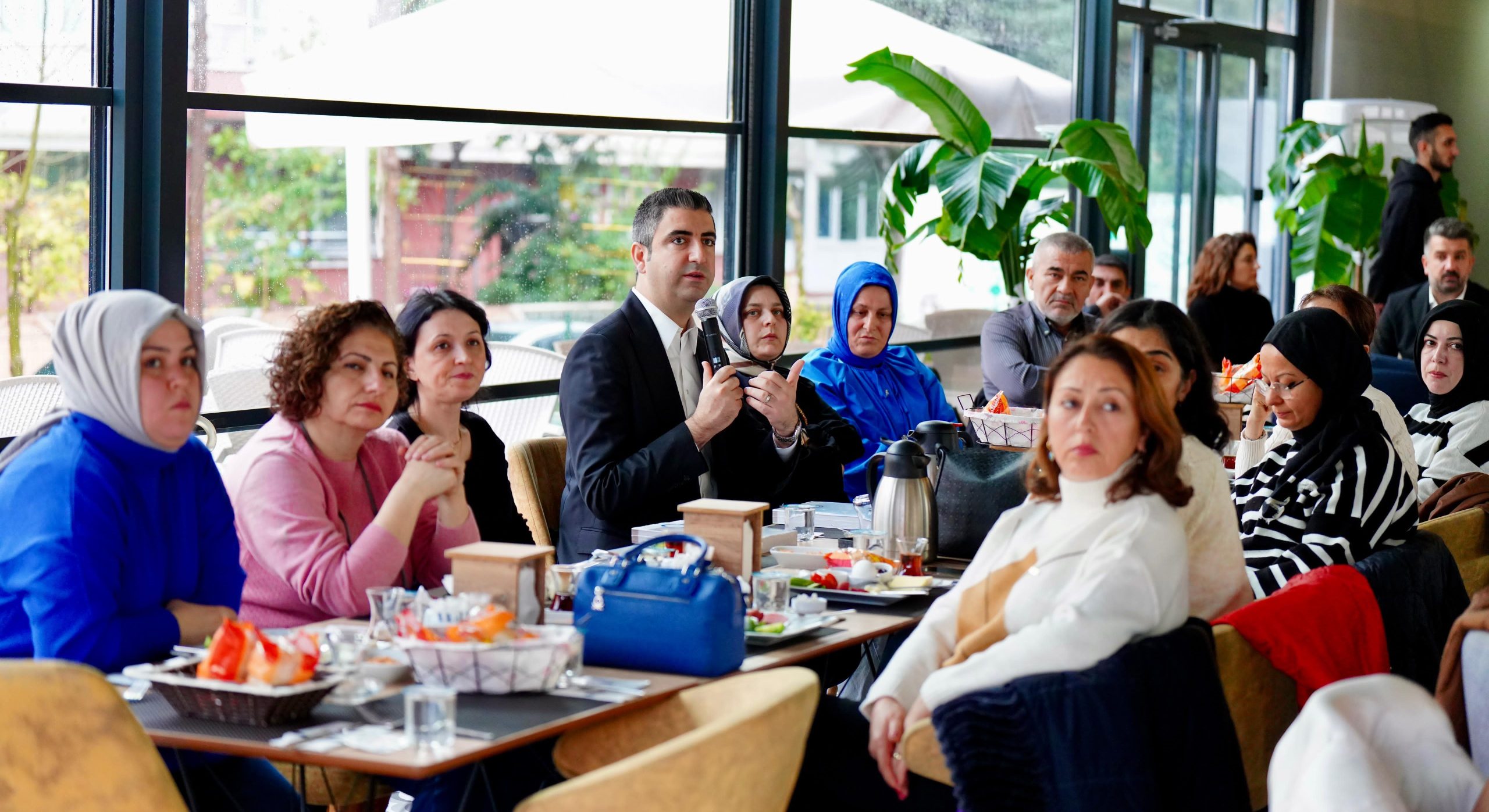 Başkan Gökhan Yüksel, Okul Aile Birliği Başkanı Ve Yönetimleriyle Bir Araya Geldi