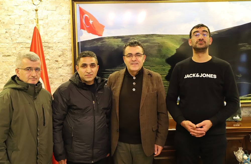 BAŞKAN DEMİR, ÖDÜL ALAN GAZETECİLERLE BİR ARAYA GELDİ