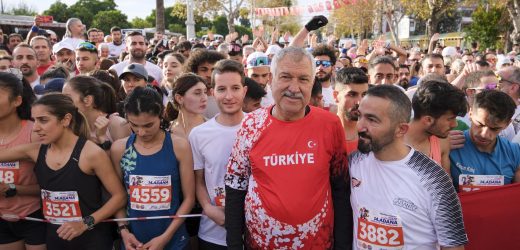Uluslararası 14. Adana Kurtuluş Yarı Maratonu rekor katılımla gerçekleşti