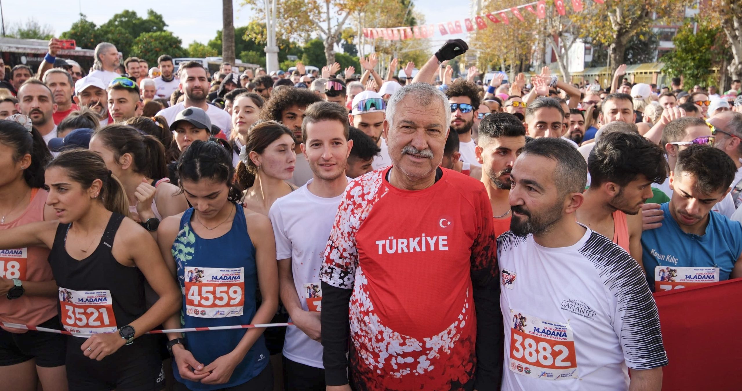 Uluslararası 14. Adana Kurtuluş Yarı Maratonu rekor katılımla gerçekleşti