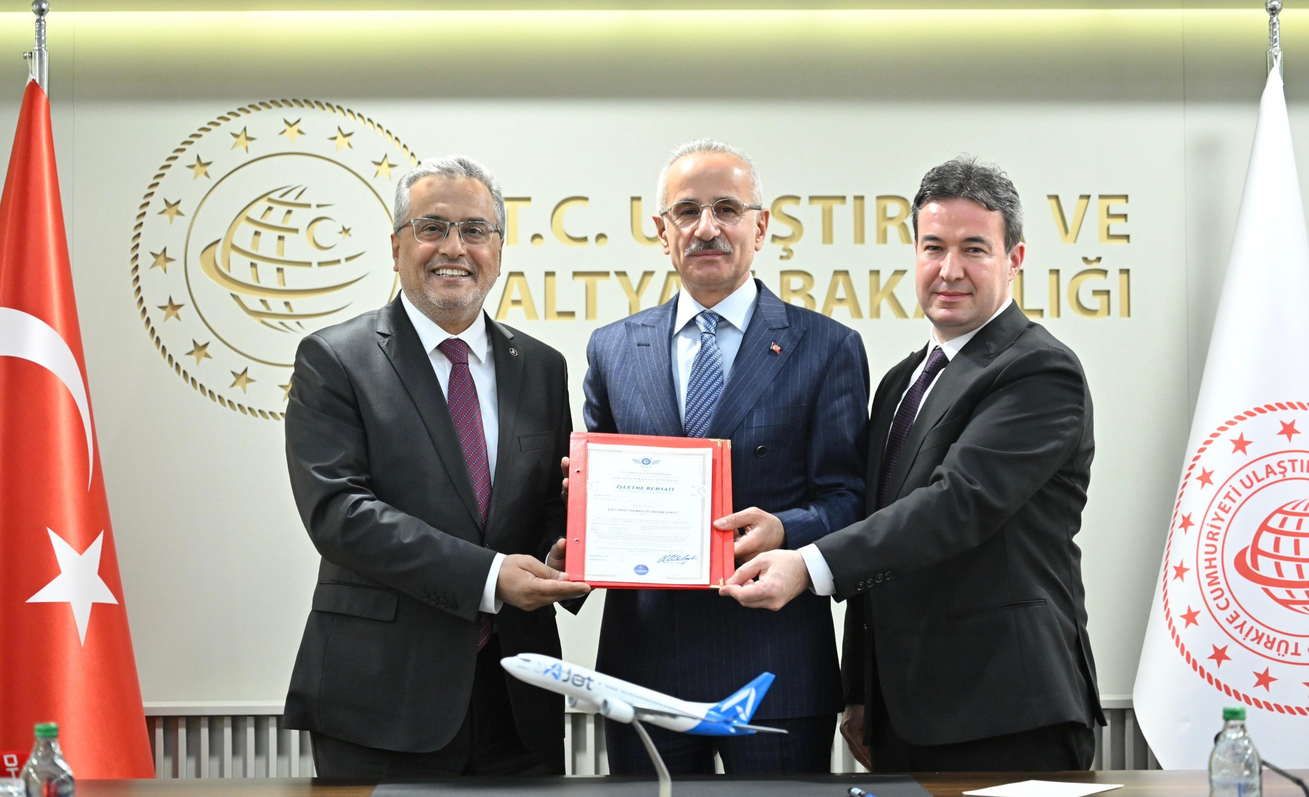 BAKAN URALOĞLU İMZALADI, AJET RUHSATINI ALDI