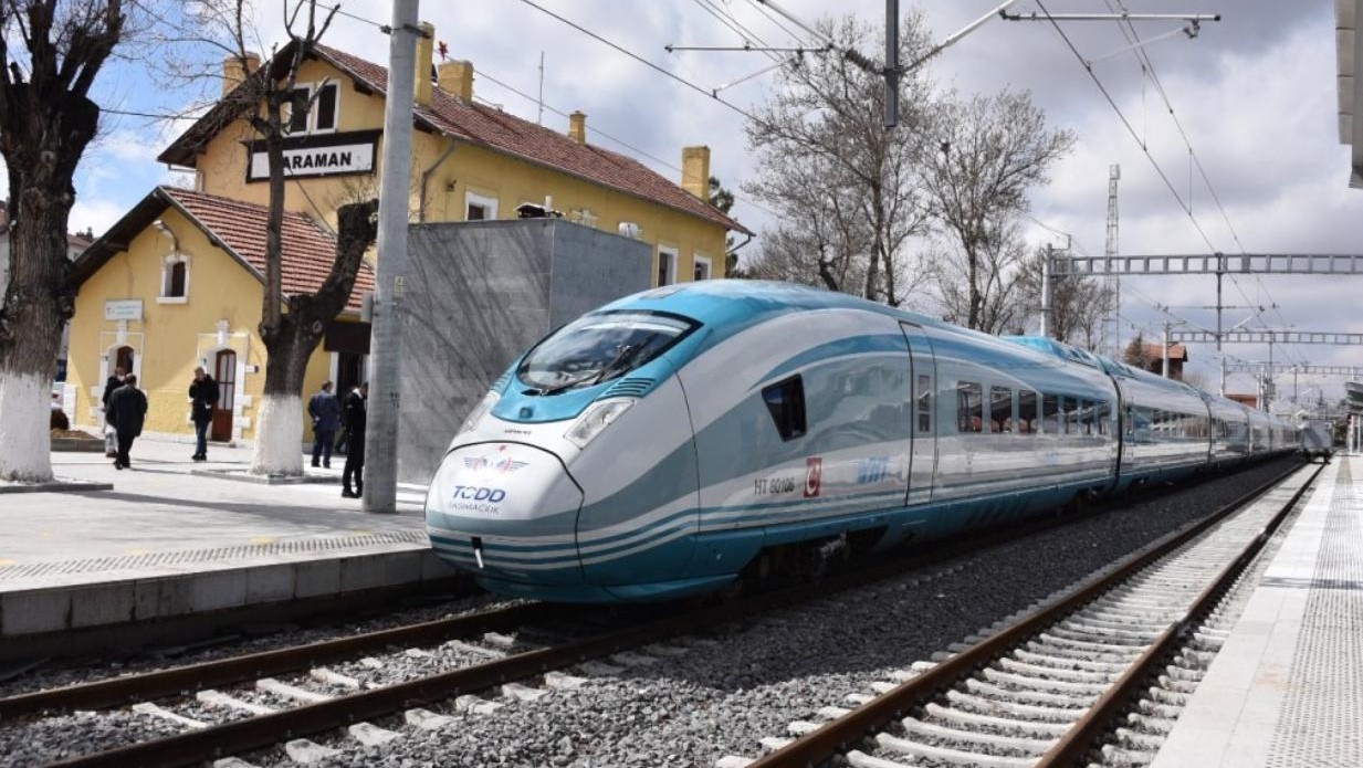 ULAŞTIRMA VE ALTYAPI BAKANI ABDULKADİR URALOĞLU: -“KARAMAN- KONYA- ANKARA, KARAMAN – KONYA- İSTANBUL YHT HATTI’NDA 2 YILDA 2 MİLYON 423 BİN 868 YOLCU SEYAHAT ETTİ”