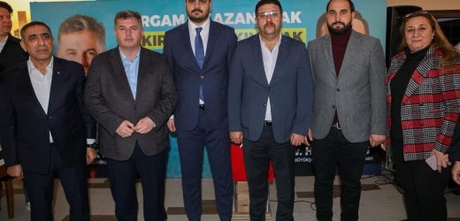 Eyyüp Kadir İnan’dan Bergama Belediye Başkan Adayı Doğruer’e: Ustalık dönemi Bergama’da!