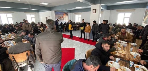 Ardahan Belediyesi, taziye evlerinde ücretsiz yemek hizmeti sunuyor