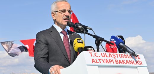 ULAŞTIRMA VE ALTYAPI BAKANI ABDULKADİR URALOĞLU: “TEK YOL STANDARDINDAKİ YOLU, BÖLÜNMÜŞ YOL STANDARDINA YÜKSELTTİK”