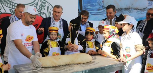 ESENLER’DE GAZZELİ ÇOCUKLAR BARIŞ EKMEĞİ PİŞİRDİ