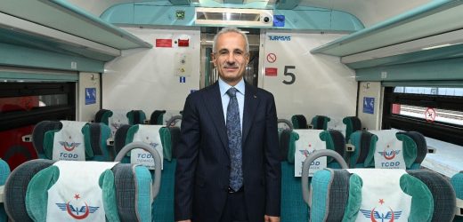 ULAŞTIRMA VE ALTYAPI BAKAN URALOĞLU: “OSMAN GAZİ KÖPRÜSÜ’NDEN AÇILDIĞI GÜNDEN BU YANA BİR GÜNDE EN YÜKSEK ARAÇ GEÇİŞİ BU BAYRAM DÖNEMİNDE GERÇEKLEŞTİ”