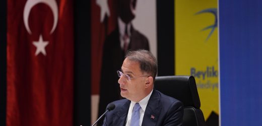 BEYLİKDÜZÜ YENİ DÖNEMİN İLK MECLİS TOPLANTISI YAPILDI