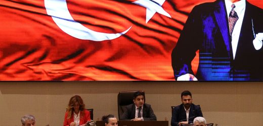 ÇEKMEKÖY BELEDİYE MECLİSİNDE ÖNEMLİ KARARLAR ALINDI