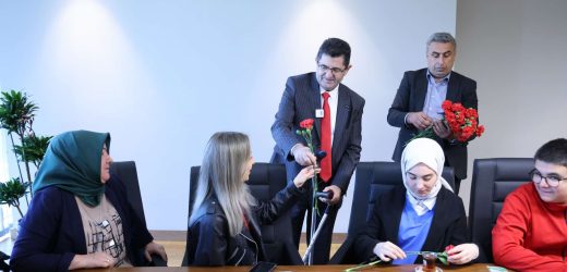 BAŞKAN ÇERKEZ ŞEHİT ANNELERİYLE BULUŞTU