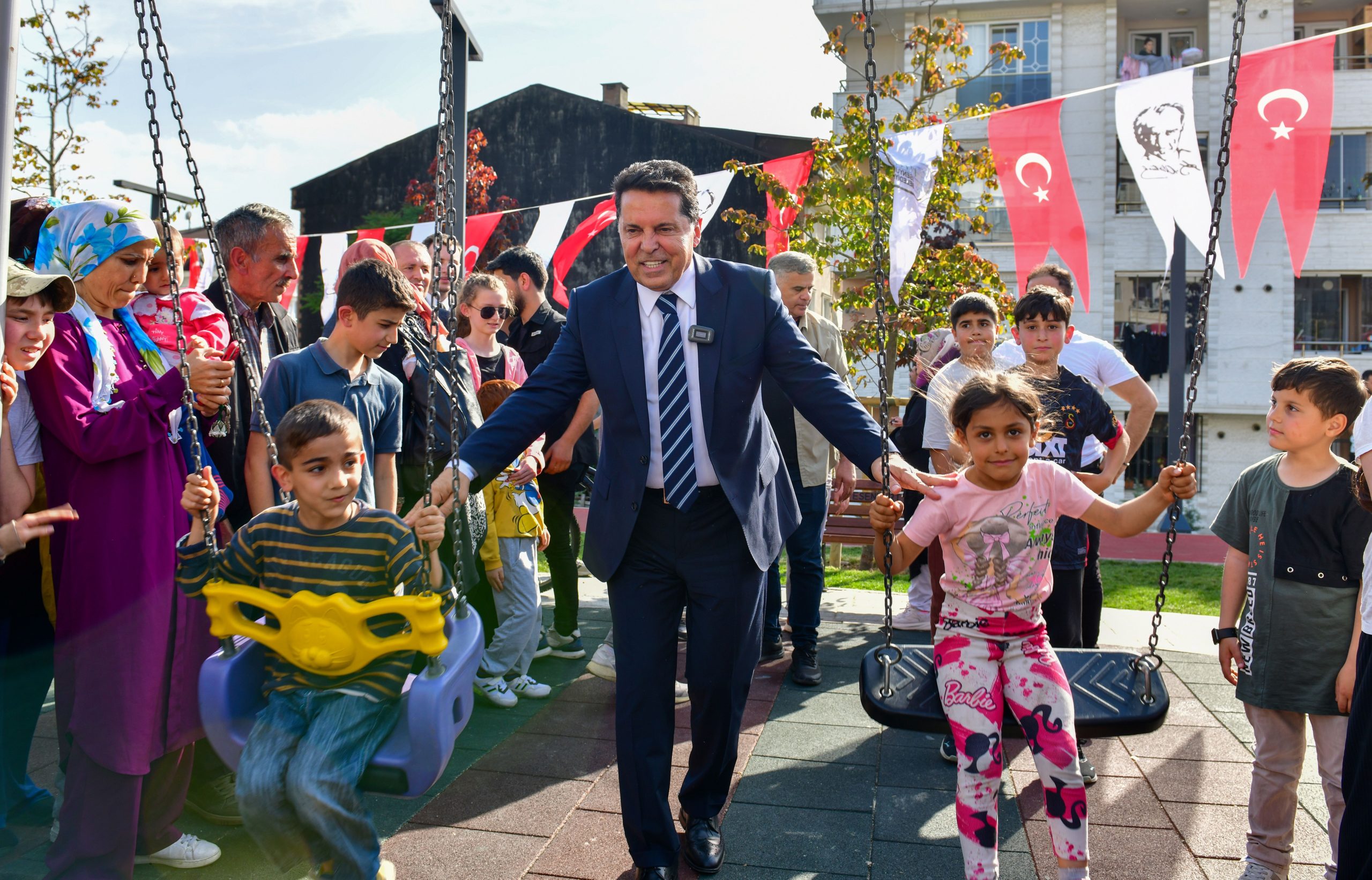 BAŞKAN ÖZER ESENYURT’A YENİ BİR PARK KAZANDIRDI