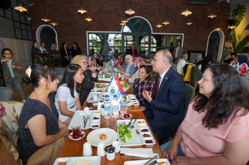 BAŞKAN IŞIK:  “HER ZAMAN ANNELERİMİZİN YANINIZDAYIZ”