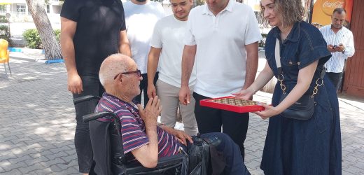 CHP’li gençlerden anlamlı ziyaret