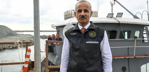 ULAŞTIRMA VE ALTYAPI BAKANI URALOĞLU: DENİZLER DİDİK DİDİK TARANIYOR 1,5 YILDA 6 MİLYON METREKÜPE YAKIN DİP TARAMASI YAPILDI