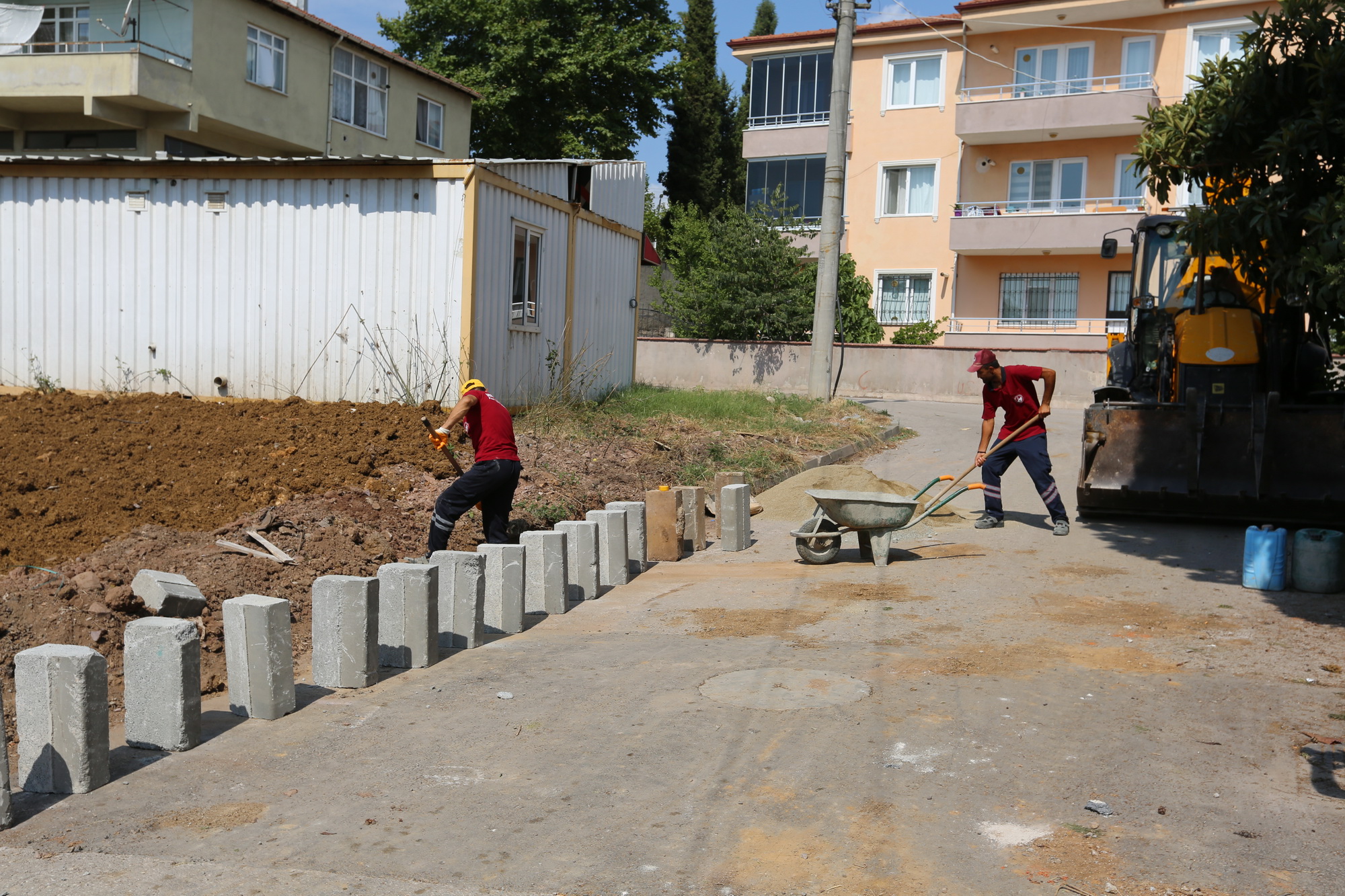 Derince’de Çalışmalar Kent Genelinde Sürüyor