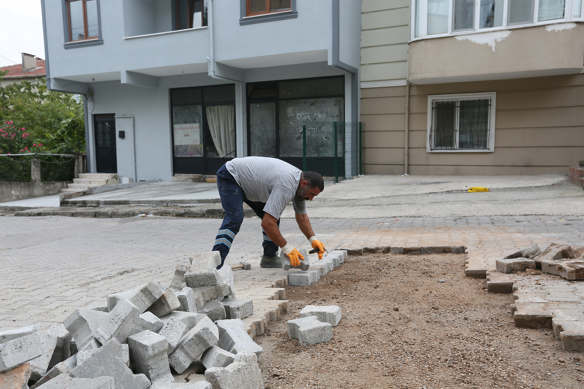 Derince’de Çalışmalar Kent Genelinde Devam Ediyor