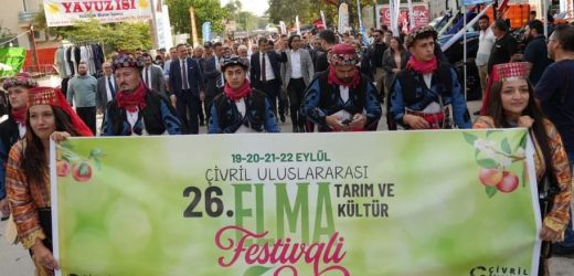 ÇİVRİL ELMA FESTİVALİNDE TÜRKİYE’DE BİR İLK YAŞANDI