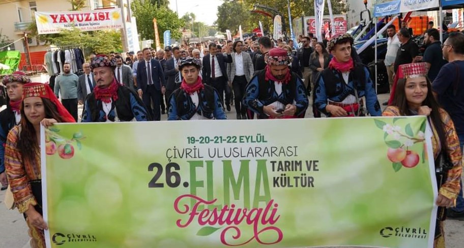 ÇİVRİL ELMA FESTİVALİNDE TÜRKİYE’DE BİR İLK YAŞANDI