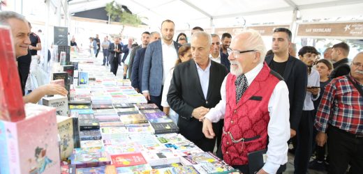 KÜÇÜKÇEKMECE BELEDİYESİ’NİN DÜZENLEDİĞİ İKİNCİ KİTAP GÜNLERİ BAŞLADI