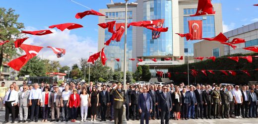 Zafer Bayramı Bayrampaşa’da coşkuyla kutlandı