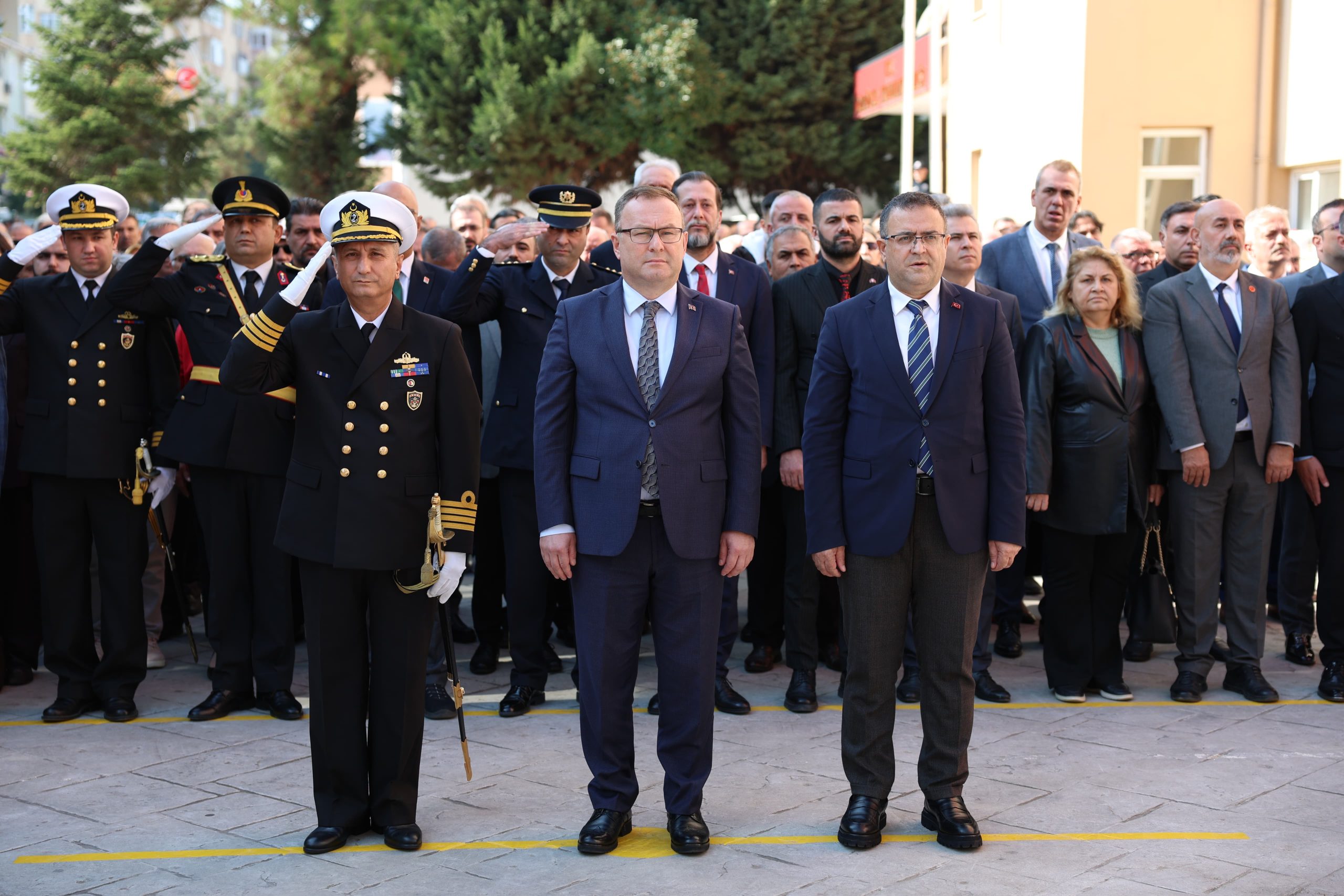 Derince’de Çelenk Sunma Töreni Düzenlendi