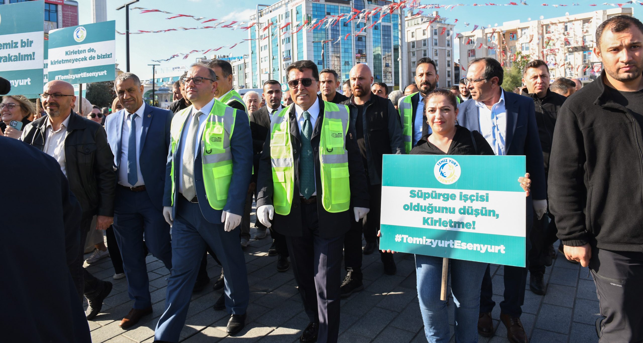 Kaymakam, Belediye Başkanı, 6 siyasi parti ve Esenyurtlular el ele verdi…