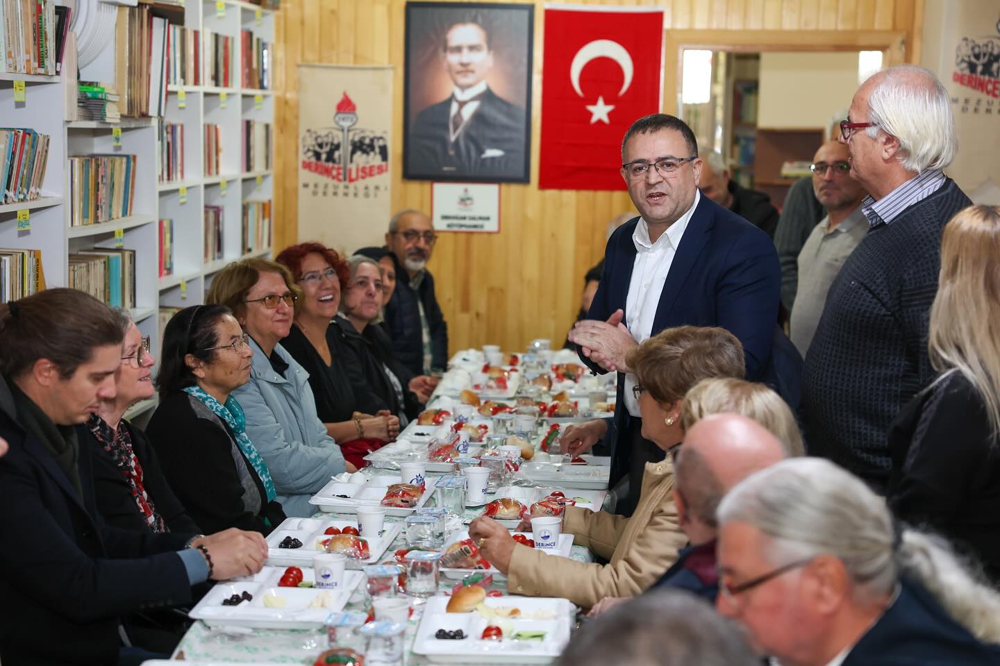 Başkan Gökçe, Derince Lisesi Mezunları Derneği Öğretmenlerini Unutmadı