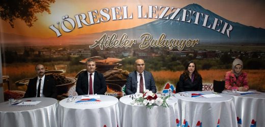 Ağrı’da Yöresel Lezzetler Buluşması: 8 İlçeden 8 Aile Geleneksel Tatlarını Tanıttı