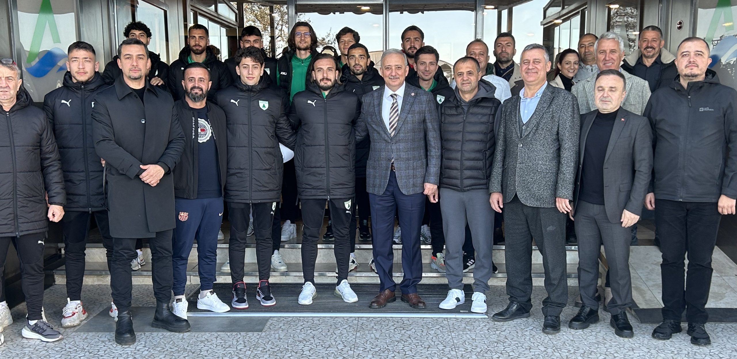 Muğlaspor’u Trabzon’da Muğla AK Parti Muğla Milletvekili Kadem Mete karşıladı.