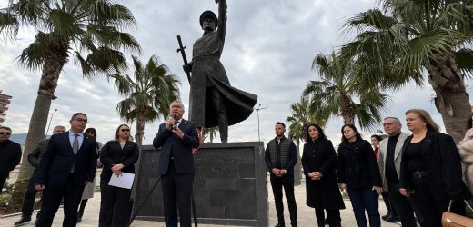 Devrim Şehidi Asteğmen Kubilay, Kozan’da adına yapılan meydan ve anıtın önünde anıldı