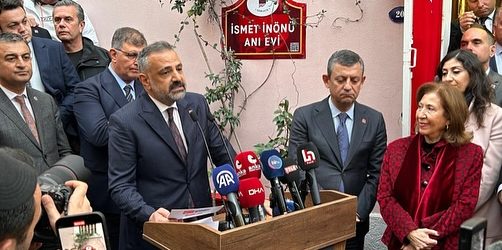 Şenol Aslanoğlu, İsmet Inönü Ani Evi’de.