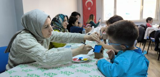 Derince’de Çocuklar Gönüllerince Eğleniyor