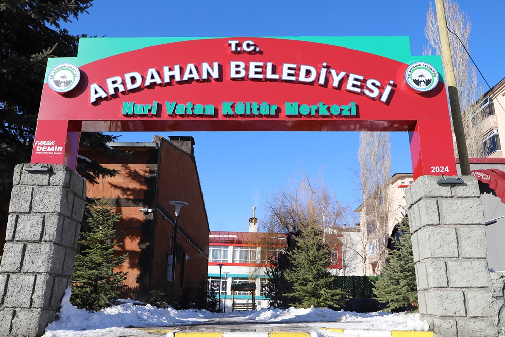 ARDAHAN BELEDİYESİ ‘NURİ VATAN KÜLTÜR MERKEZİ’, KENTTE ÖNEMLİ BİR EKSİKLİĞİ GİDERİYOR