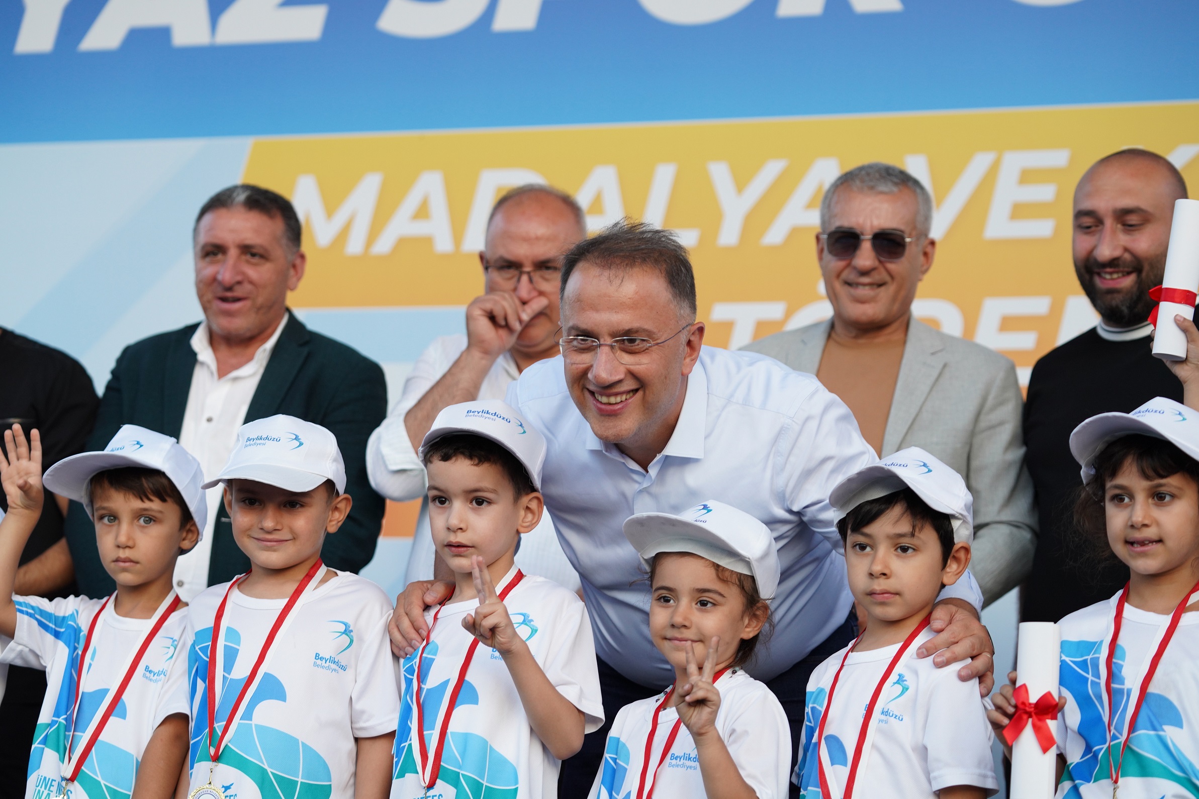 KÜLTÜR-SANAT VE SPORUN KALBİ BEYLİKDÜZÜ’NDE ATTI