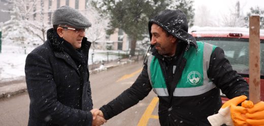 Derince’de Yoğun Kar Mesaisi