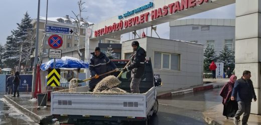 BEYLİKDÜZÜ BELEDİYESİ KARLA MÜCADELEDE TAM KAPASİTE SAHADA