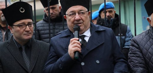 BAŞKAN MEHMET ERTAŞ ŞEHİT KAYMAKAMI MEZARI BAŞINDA ANDI