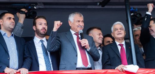 Başkan Zeydan Karalar, “Ekrem Başkanımızın yanındayız.”