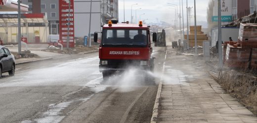 ARDAHAN BELEDİYESİ BAHAR TEMİZLİĞİNE BAŞLADI