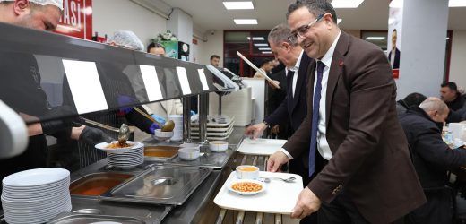 Derince Kent Lokantası’nda Gönül Sofraları Kuruluyor