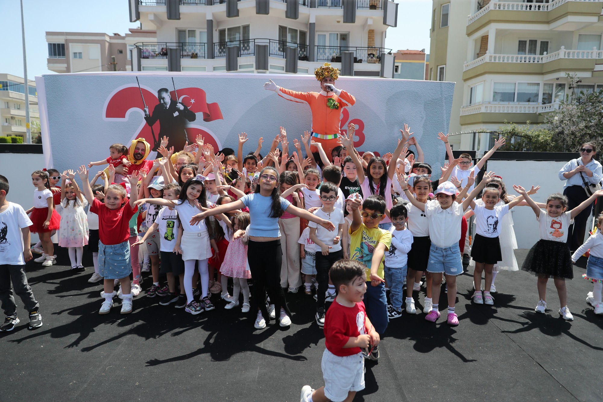Aliağa’da 23 Nisan Çocuk Bayramı Coşkuyla Kutlandı