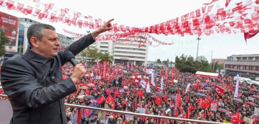 CHP İl Başkanı Mehmet Özdağ: “Tüm demokrasi sevdalılarına teşekkür ediyoruz”.