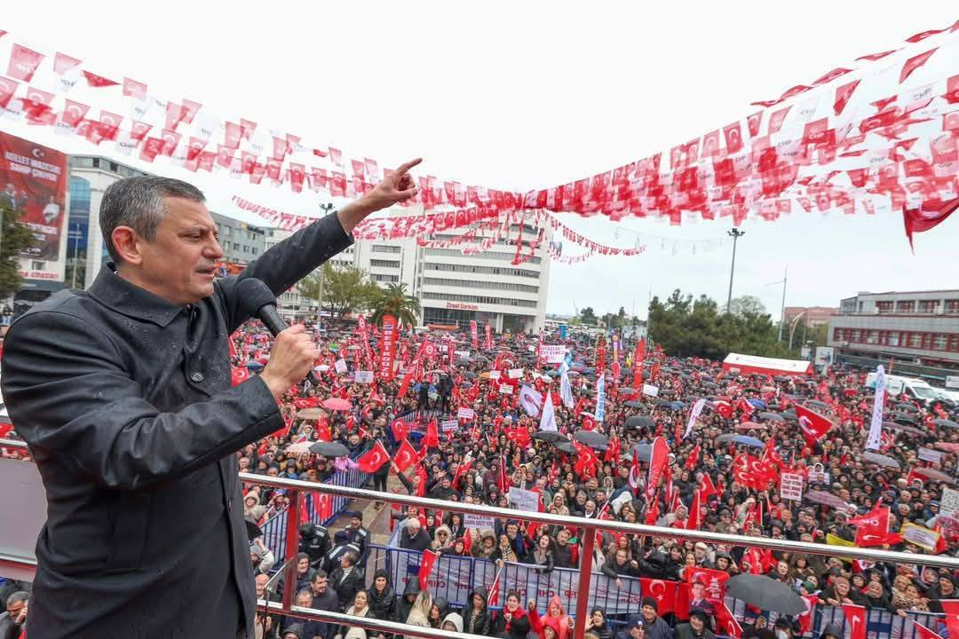 CHP İl Başkanı Mehmet Özdağ: “Tüm demokrasi sevdalılarına teşekkür ediyoruz”.