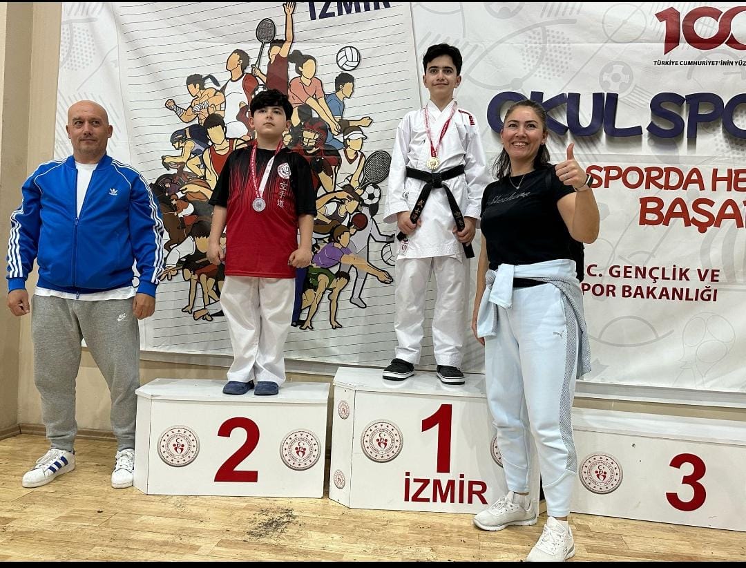 Aliağalı Karateciler İzmir Şampiyonası’nda 21 Madalya Birden Kazandı