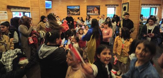 ARDAHAN BELEDİYESİ SALİH AKTÜRK SOSYAL TESİSLERİ’NDE 23 NİSAN ÇOÇUK ŞENLİĞİ DÜZENLENDİ